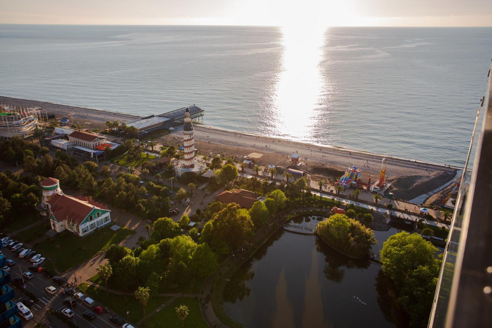 Апартаменты Seaside Батуми Экстерьер фото